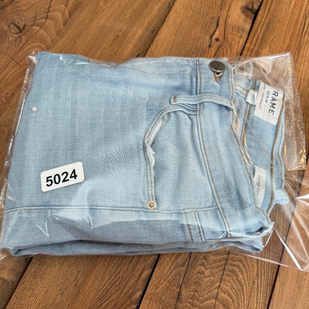 FRAME Le High Straight Double Frayed Hem Pearl Jean 45024 - Picture 14 of 14